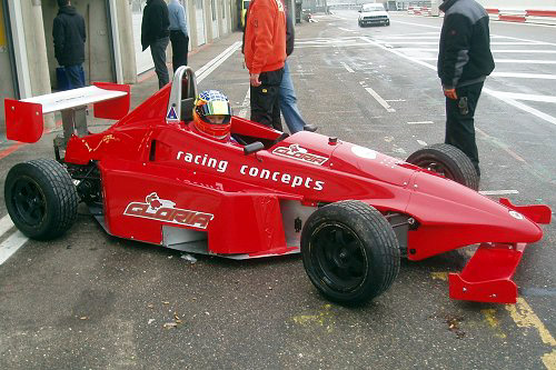Justin Ros start in de Formule Gloria